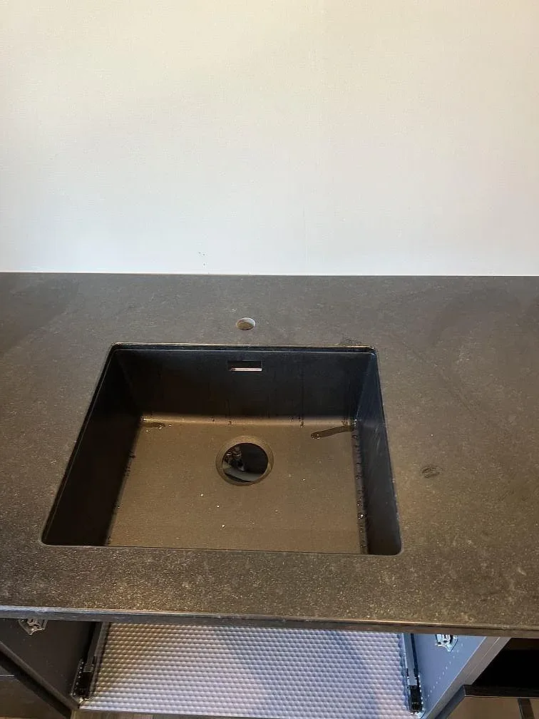 Køkkenbordplade i Nero Assoluto, Kristianstad – billede 7