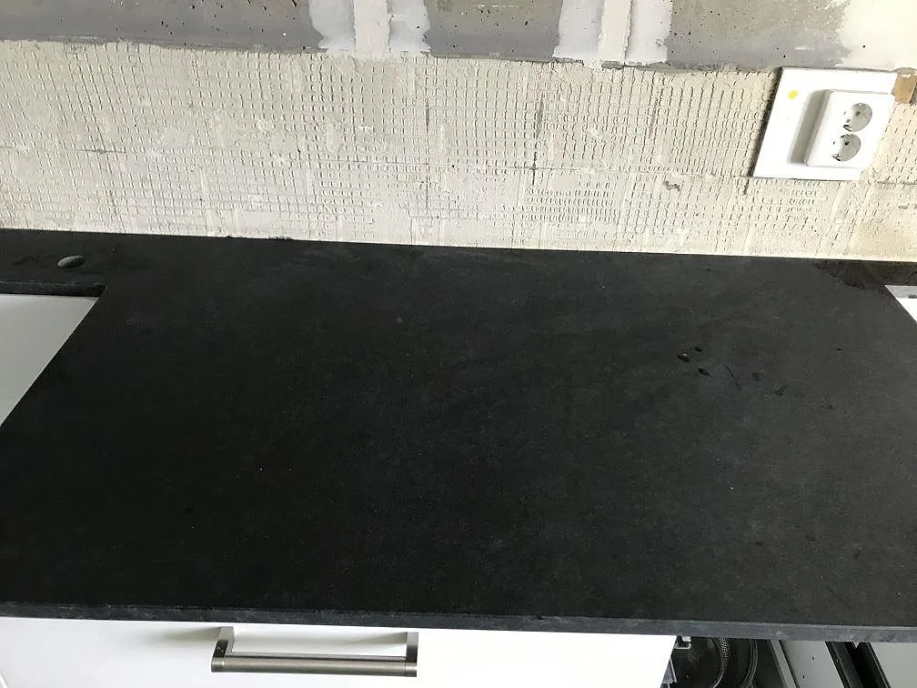 Køkkenbordplade i Nero Assoluto, Landskrona – billede 2