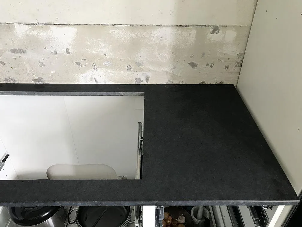Køkkenbordplade i Nero Assoluto, Landskrona – billede 4