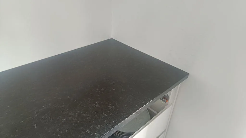 Køkkenbordplade i Nero Assoluto, Askim – billede 6