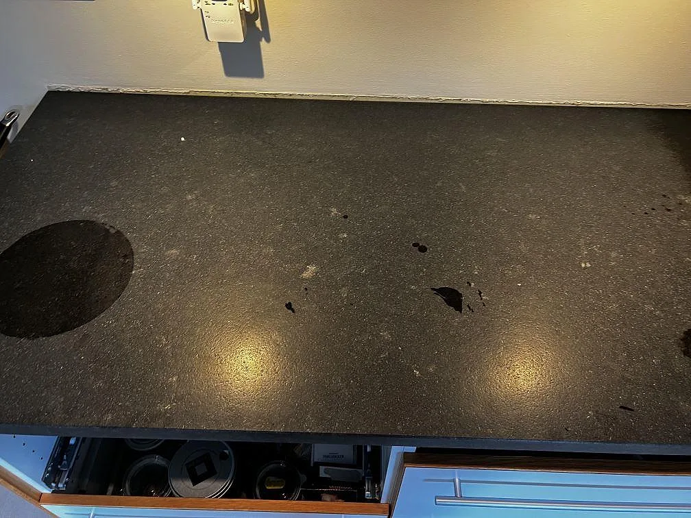 Køkkenbordplade i Nero Assoluto, Höllviken – billede 6
