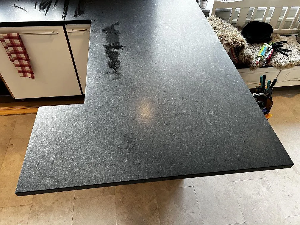 Køkkenbordplade i Nero Assoluto, Höllviken – billede 2