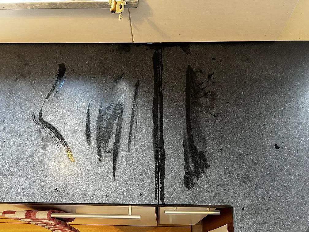 Køkkenbordplade i Nero Assoluto, Höllviken – billede 4