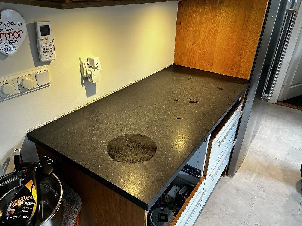 Køkkenbordplade i Nero Assoluto, Höllviken – billede 5