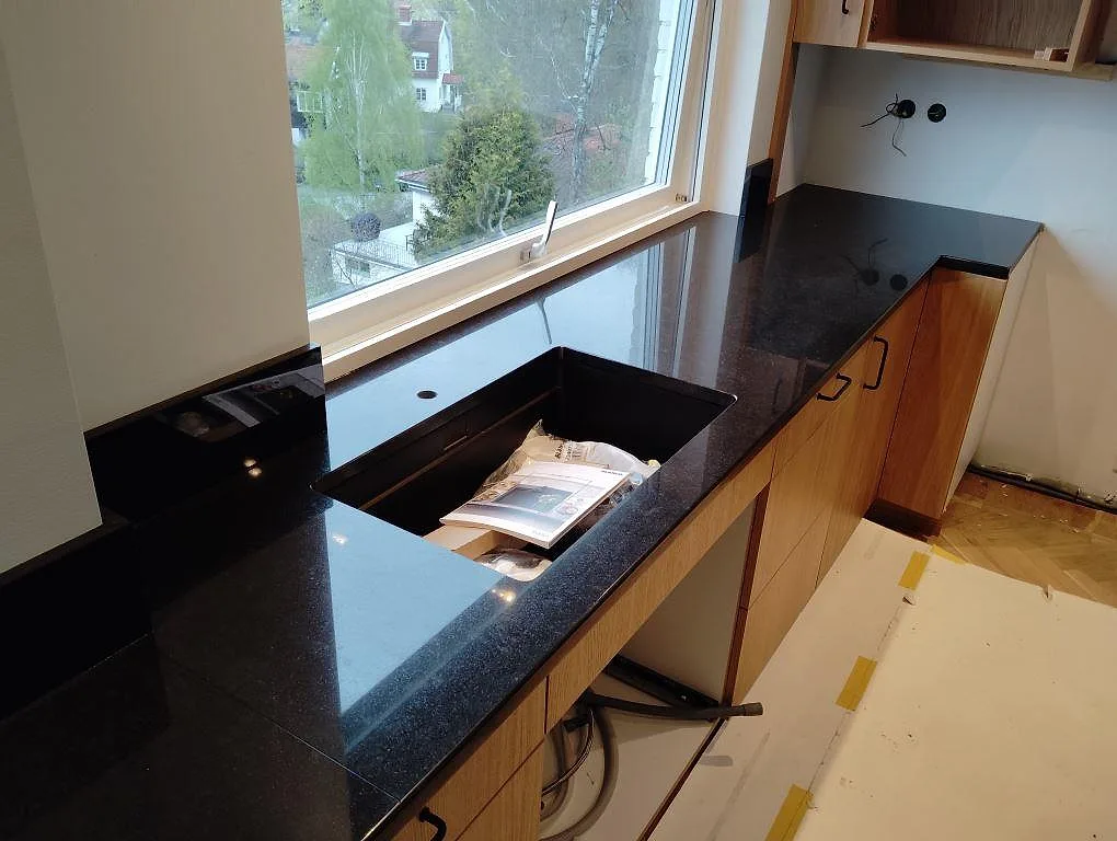 Køkkenbordplade i Nero Assoluto, Lidingö – billede 3