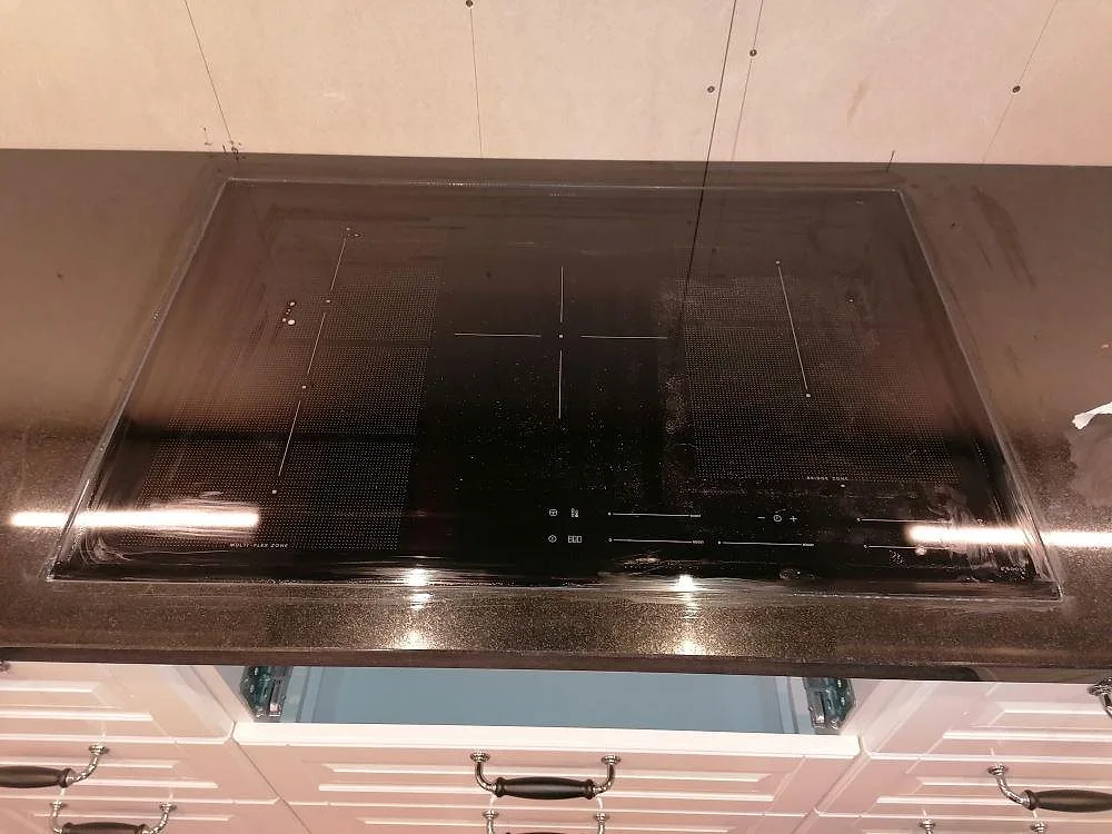 Køkkenbordplade i Nero Assoluto-granit, Lindås – billede 3