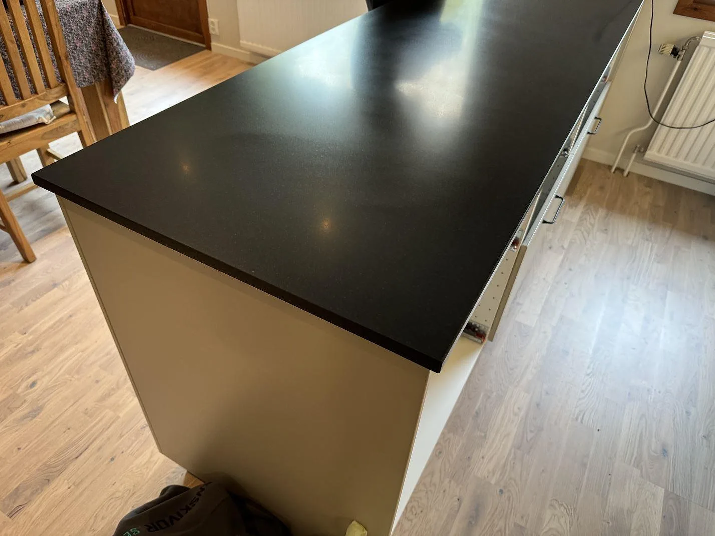 Køkkenbordplade i Nero Assoluto, Lomma – billede 2