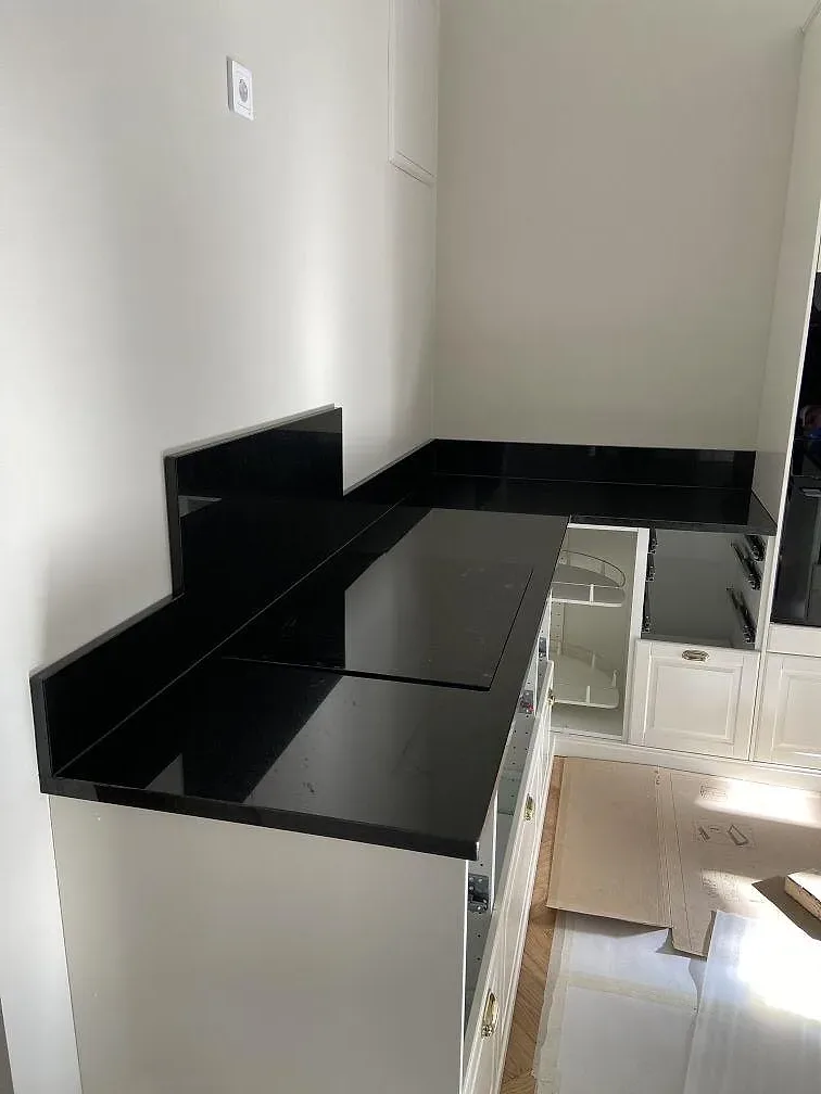 Køkkenbordplade i Nero Assoluto, Lund – billede 2