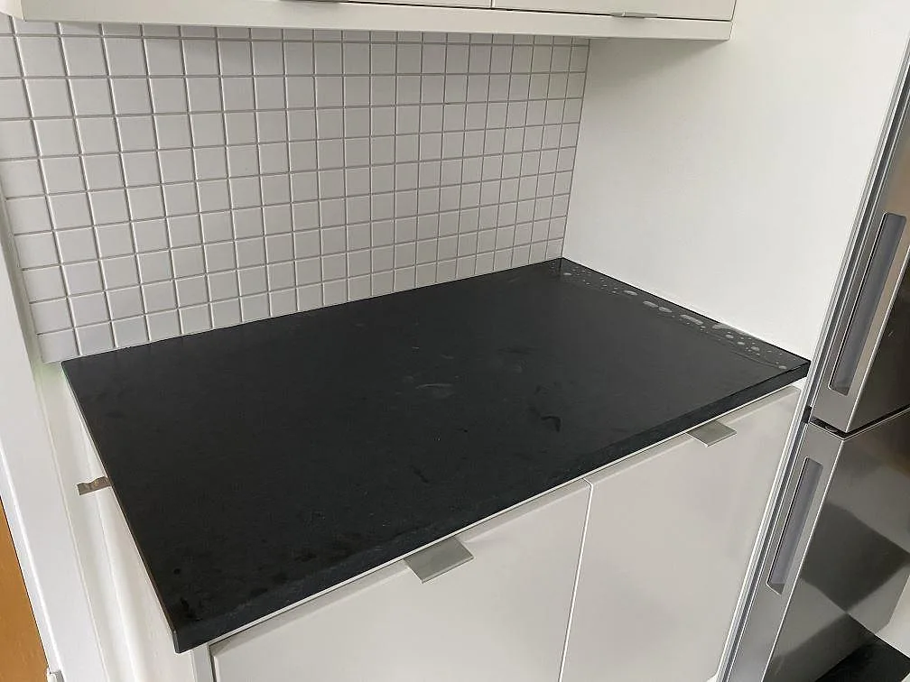Køkkenbordplade i Nero Assoluto-granit, Malmö – billede 2