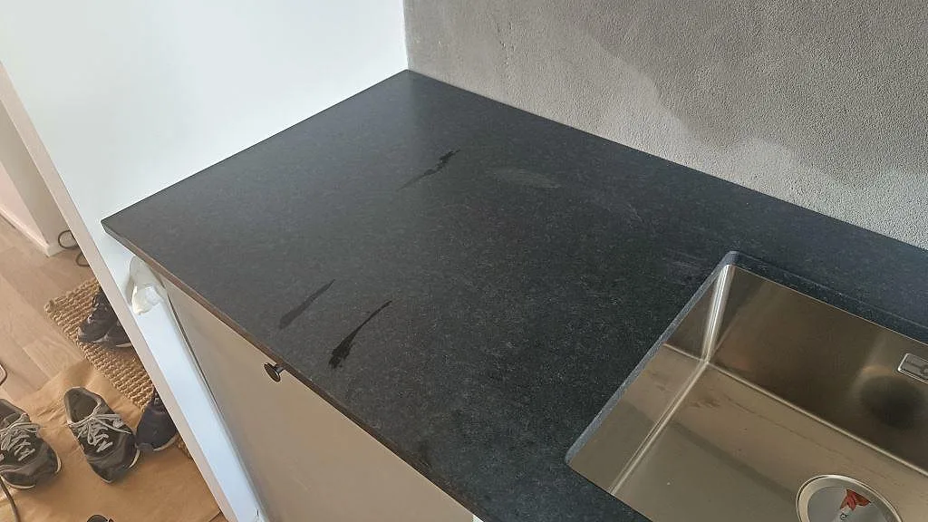 Køkkenbordplade i Nero Assoluto, Malmö – billede 6