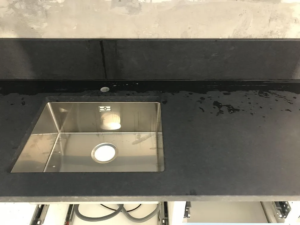 Køkkenbordplade i Nero Assoluto, Malmö – billede 4