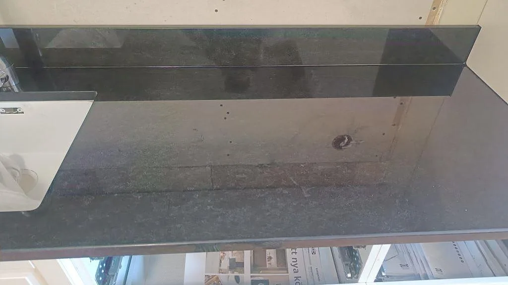 Køkkenbordplade i Nero Assoluto, Malmö – billede 7