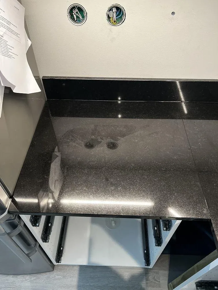 Køkkenbordplade i Nero Assoluto, Malmö – billede 8