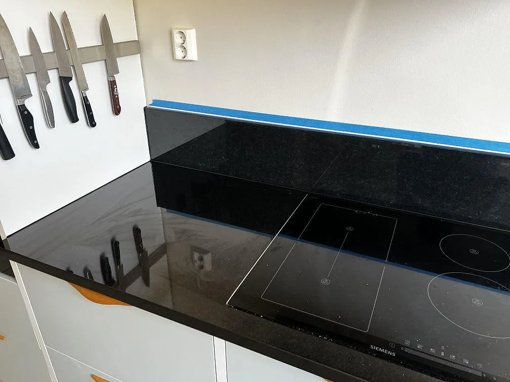 Køkkenbordplade i Nero Assoluto, Malmö – billede 2