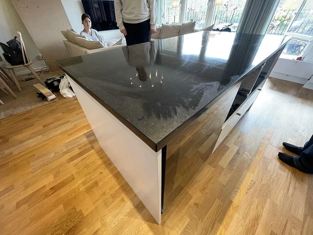 Køkkenbordplade i Nero Assoluto, Malmö – billede 4