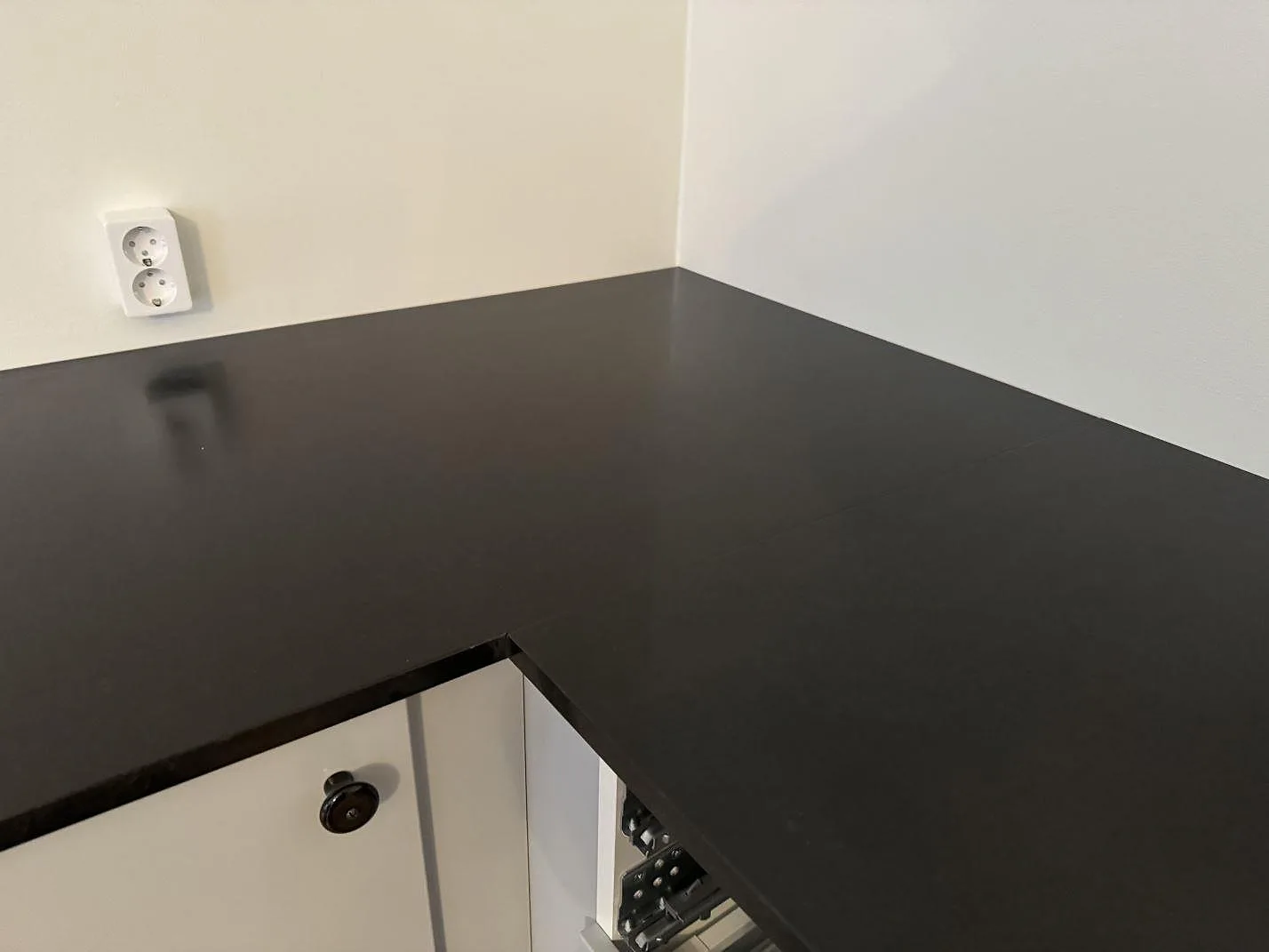 Køkkenbordplade i Nero Assoluto, Malmö – billede 3