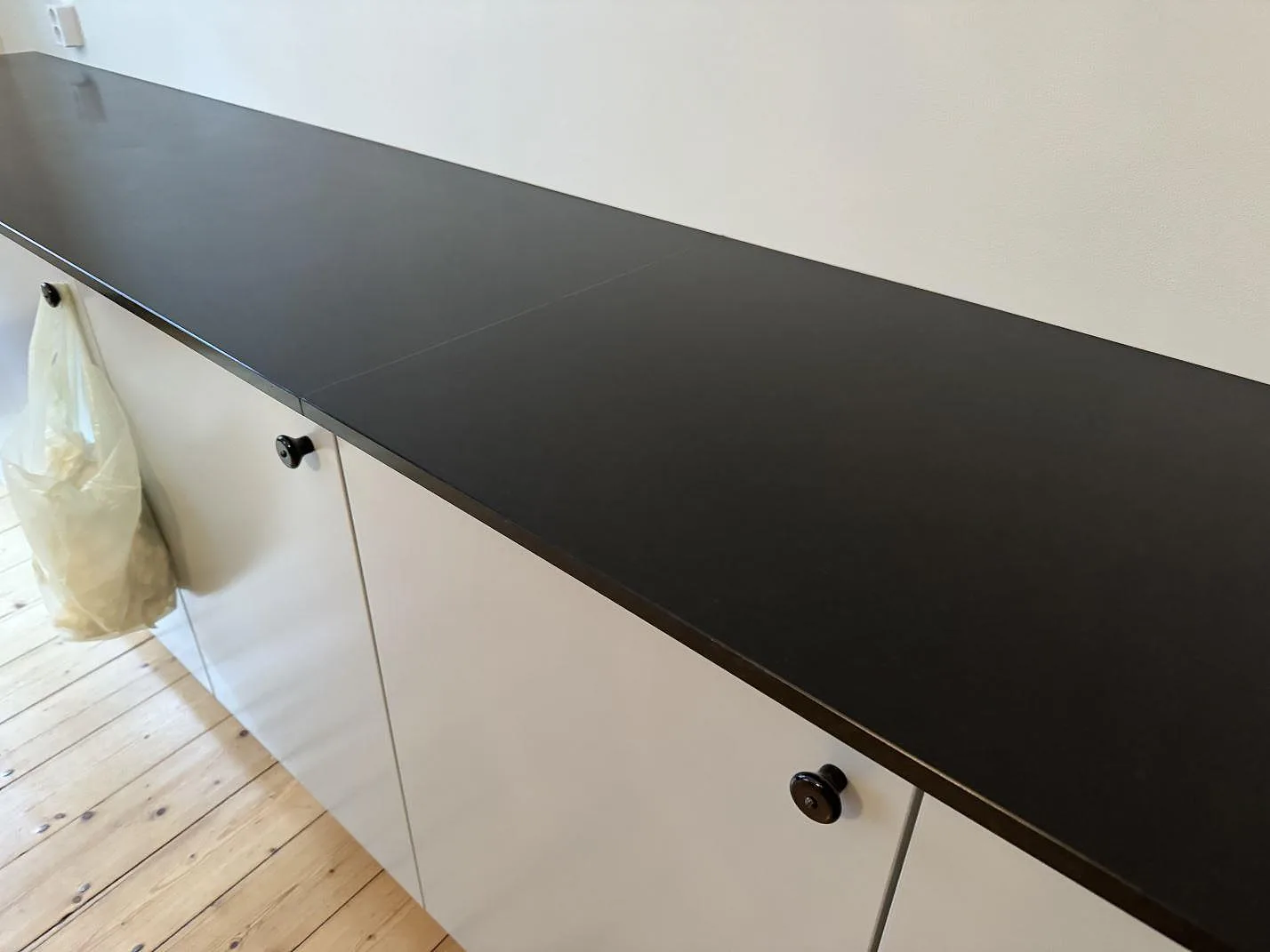 Køkkenbordplade i Nero Assoluto, Malmö – billede 5