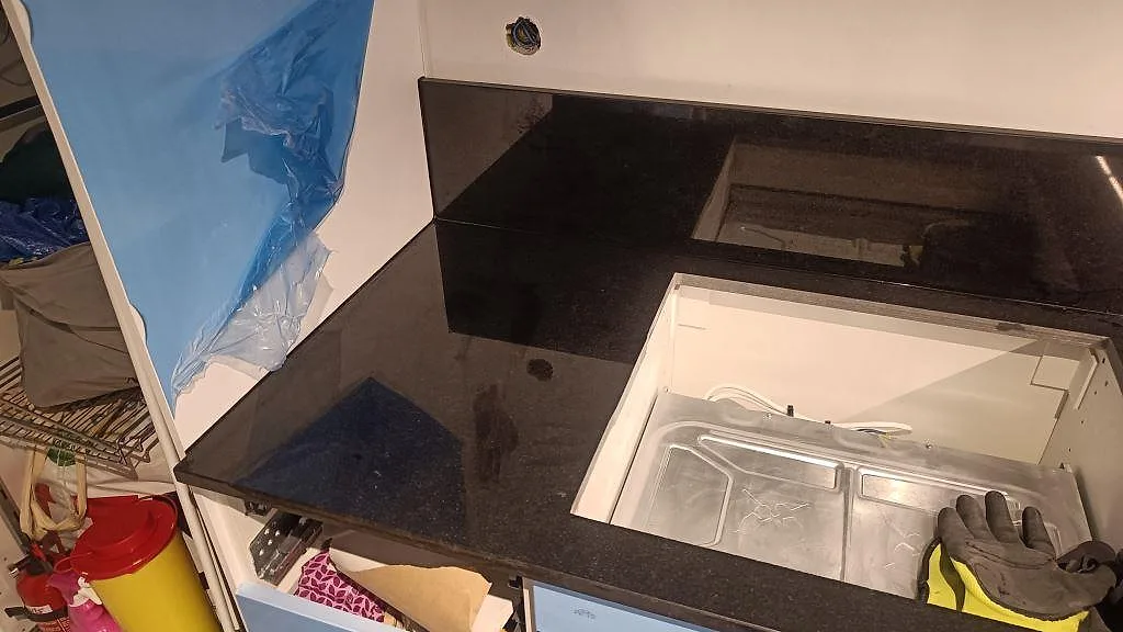 Køkkenbordplade i Nero Assoluto, Malmö – billede 7