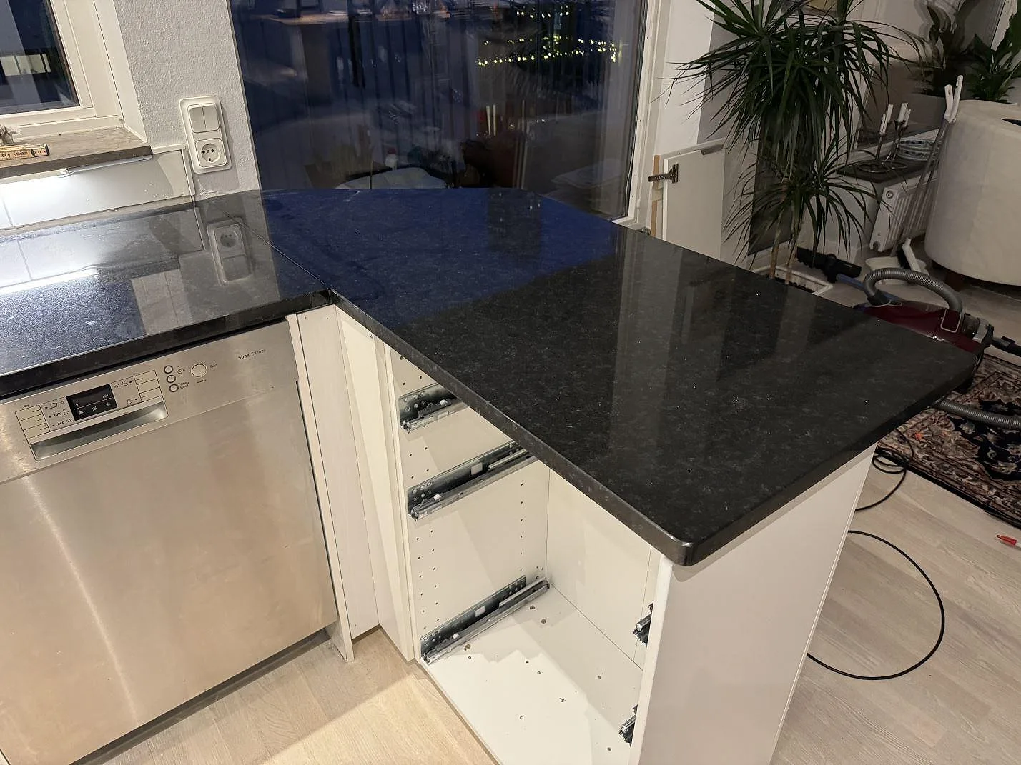 Køkkenbordplade i Nero Assoluto, Malmö – billede 2