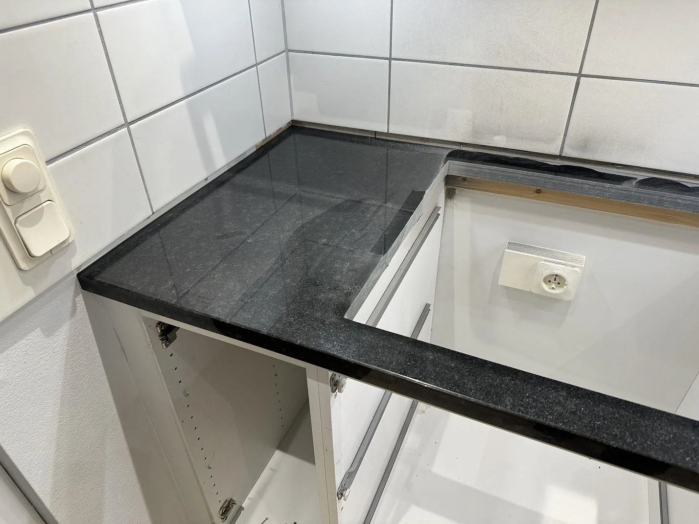 Køkkenbordplade i Nero Assoluto, Malmö – billede 7