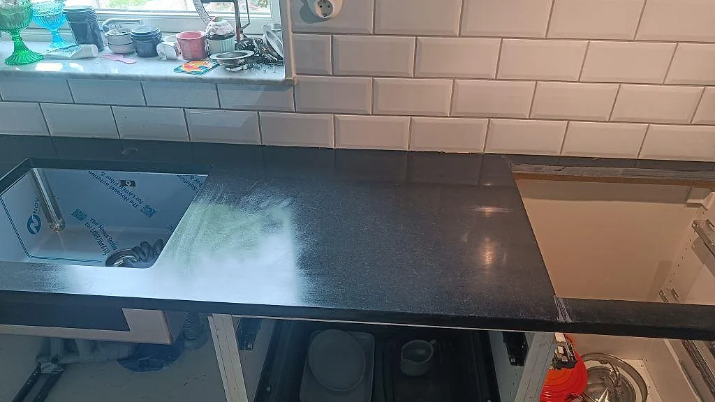 Køkkenbordplade i Nero Assoluto, Malmö – billede 3