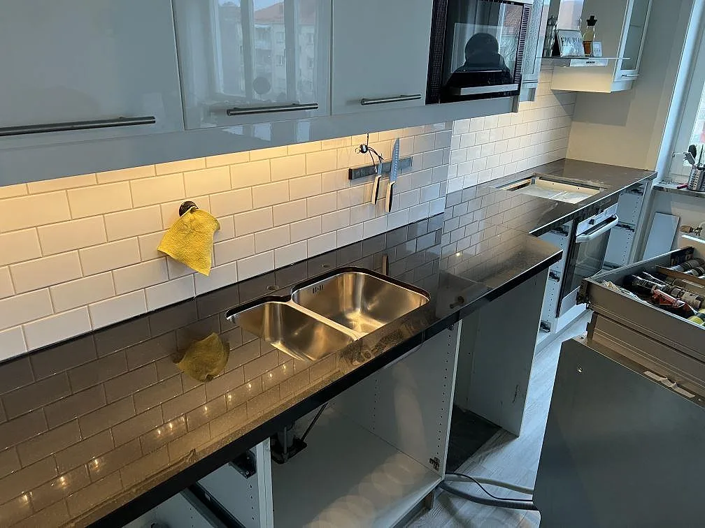 Køkkenbordplade i Nero Assoluto, Norrköping – billede 2