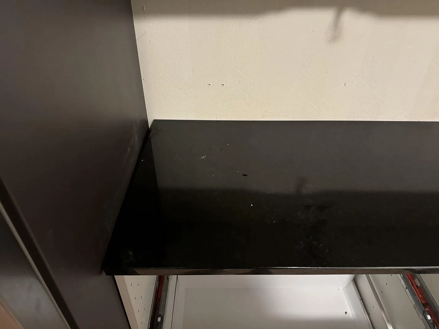 Køkkenbordplade i Nero Assoluto, Oxie – billede 7