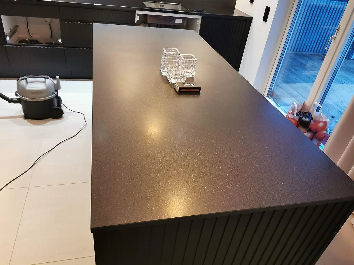 Køkkenbordplade i Nero Assoluto, Skanör