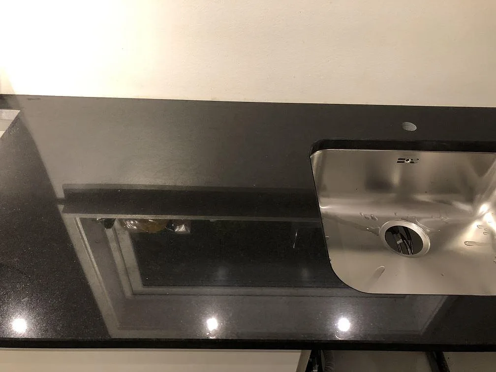 Køkkenbordplade i Nero Assoluto, Skövde – billede 2