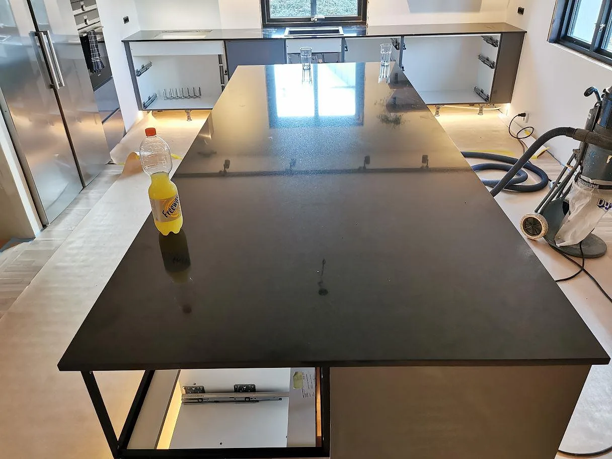 Køkkenbordplade i Nero Assoluto, Skurup – billede 2