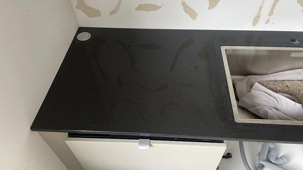 Køkkenbordplade i Nero Assoluto, Skurup – billede 5