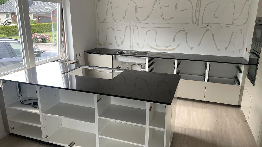 Køkkenbordplade i Nero Assoluto, Skurup – billede 2