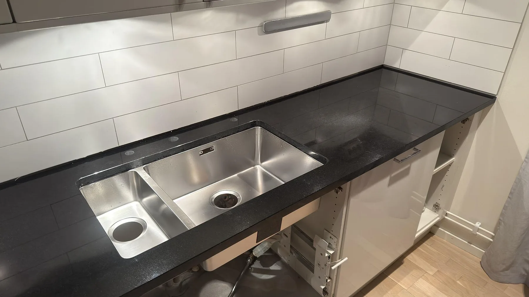 Køkkenbordplade i Nero Assoluto, Stockholm – billede 4