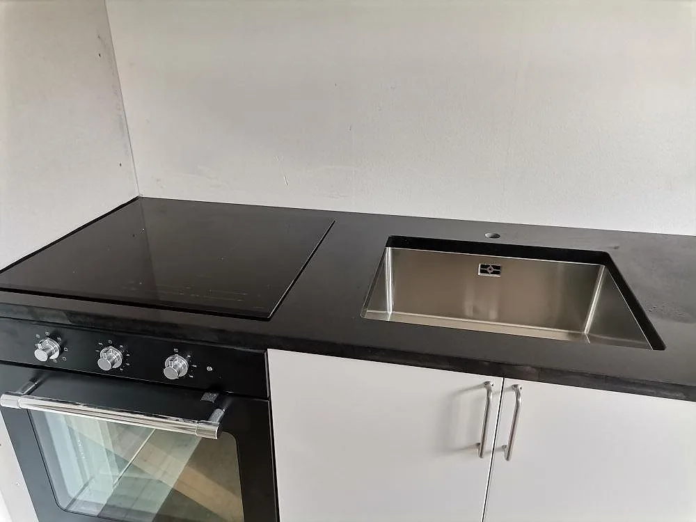Køkkenbordplade i Nero Assoluto-granit, Sundbyberg – billede 2