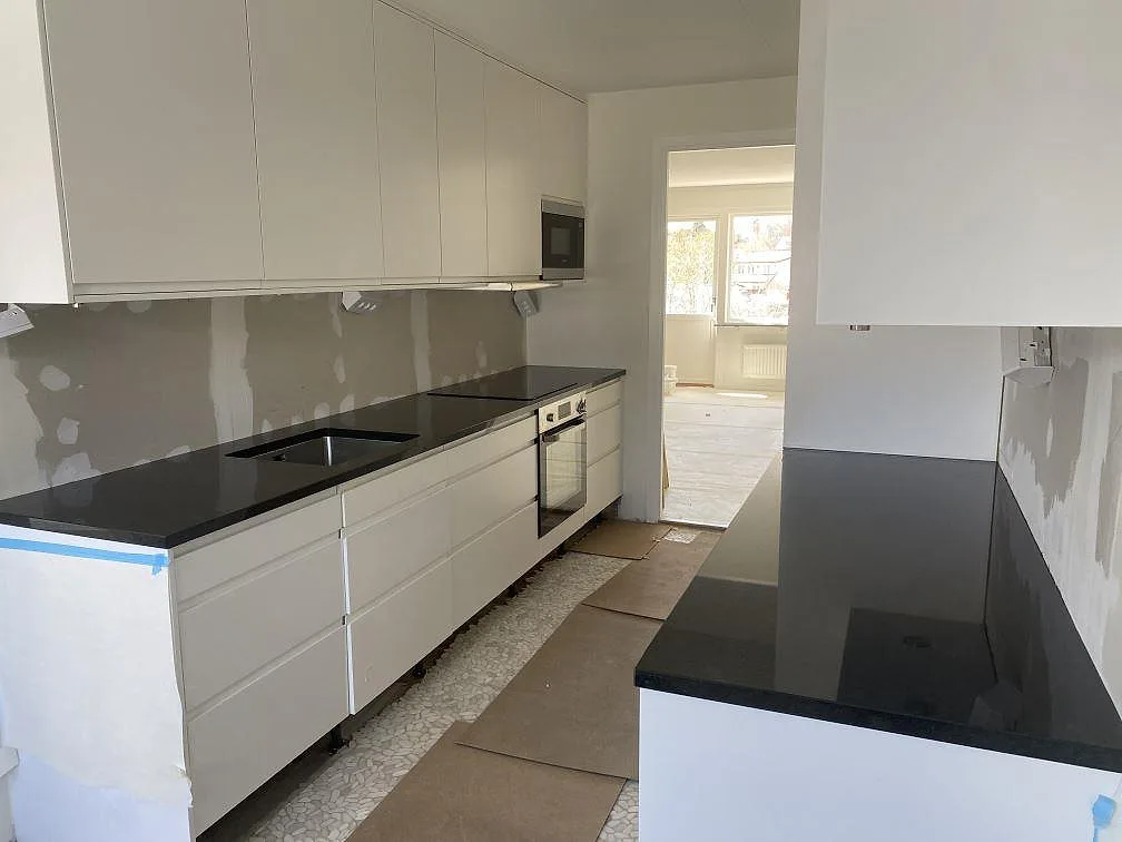 Køkkenbordplade i Nero Assoluto-granit, Täby – billede 2