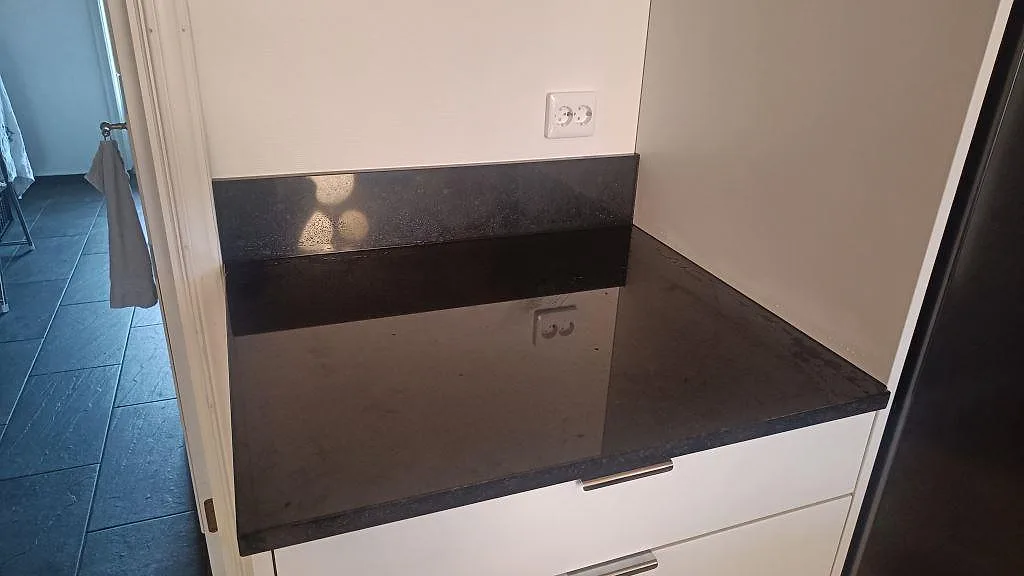 Køkkenbordplade i Nero Assoluto, Tibro – billede 7