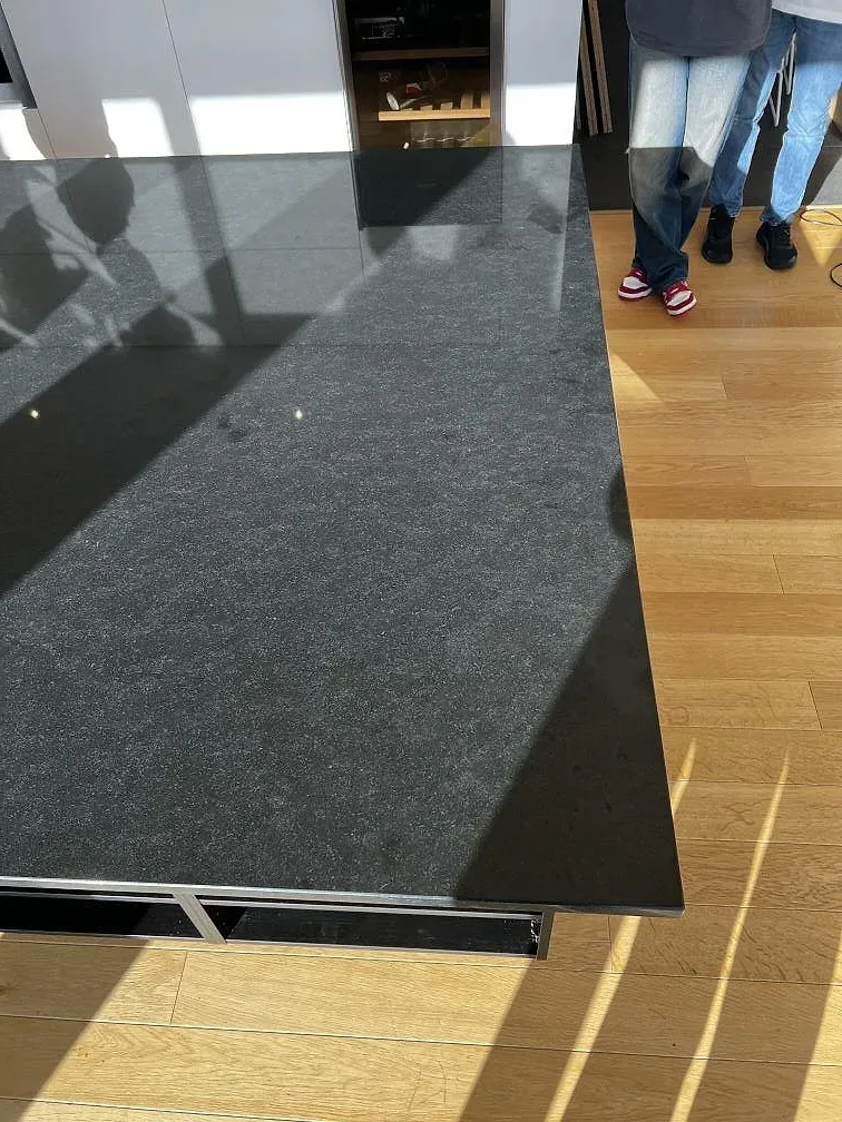 Køkkenbordplade i Nero Assoluto, Torslanda – billede 6
