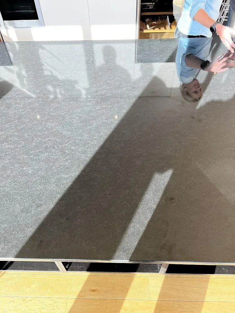 Køkkenbordplade i Nero Assoluto, Torslanda – billede 7