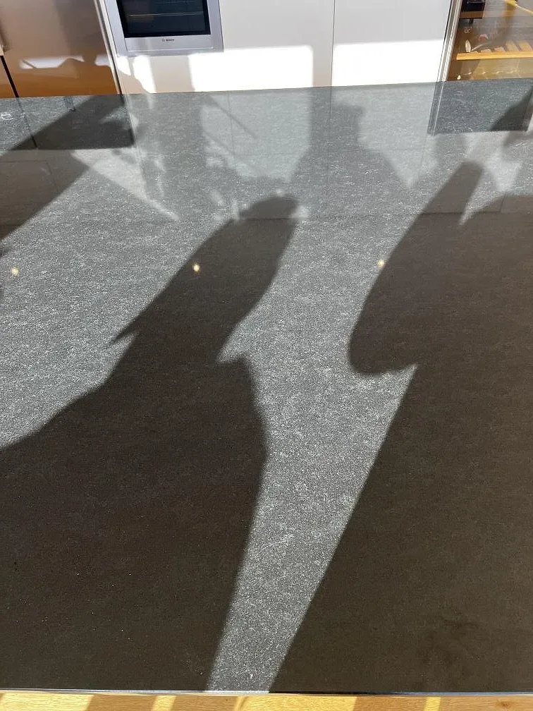 Køkkenbordplade i Nero Assoluto, Torslanda – billede 8