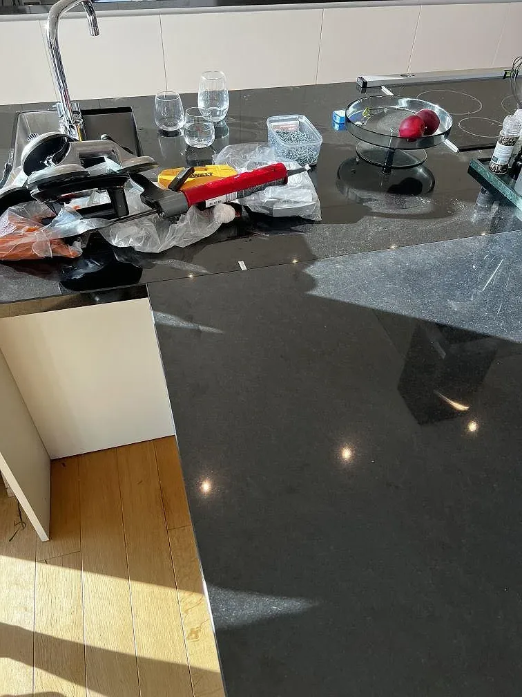 Køkkenbordplade i Nero Assoluto, Torslanda – billede 5