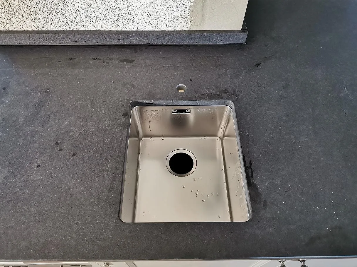 Køkkenbordplade i Nero Assoluto, Trelleborg – billede 4