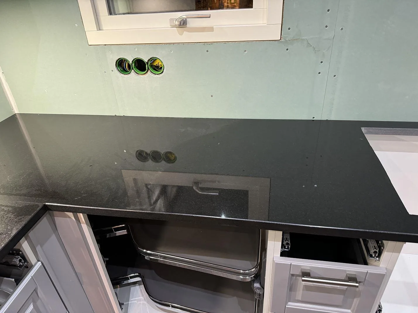 Køkkenbordplade i Nero Assoluto, Trollhättan – billede 4