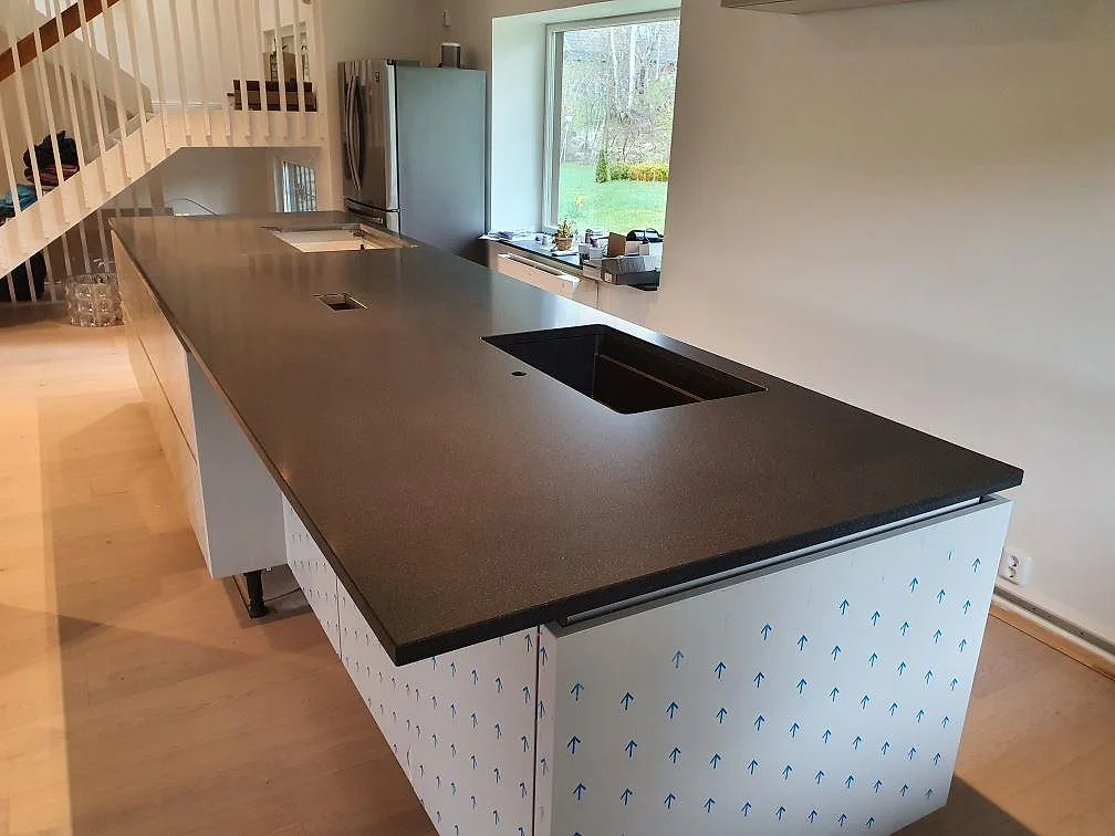 Køkkenbordplade i Nero Assoluto-granit, mat, Tyresö – billede 5