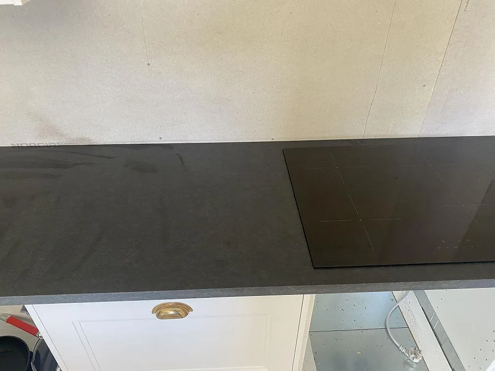 Køkkenbordplade i Nero Assoluto, Västerlanda – billede 7