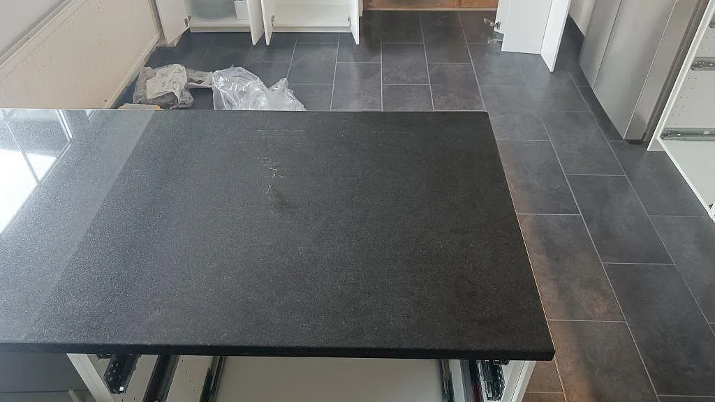 Køkkenbordplade i Nero Assoluto, Vellinge – billede 4