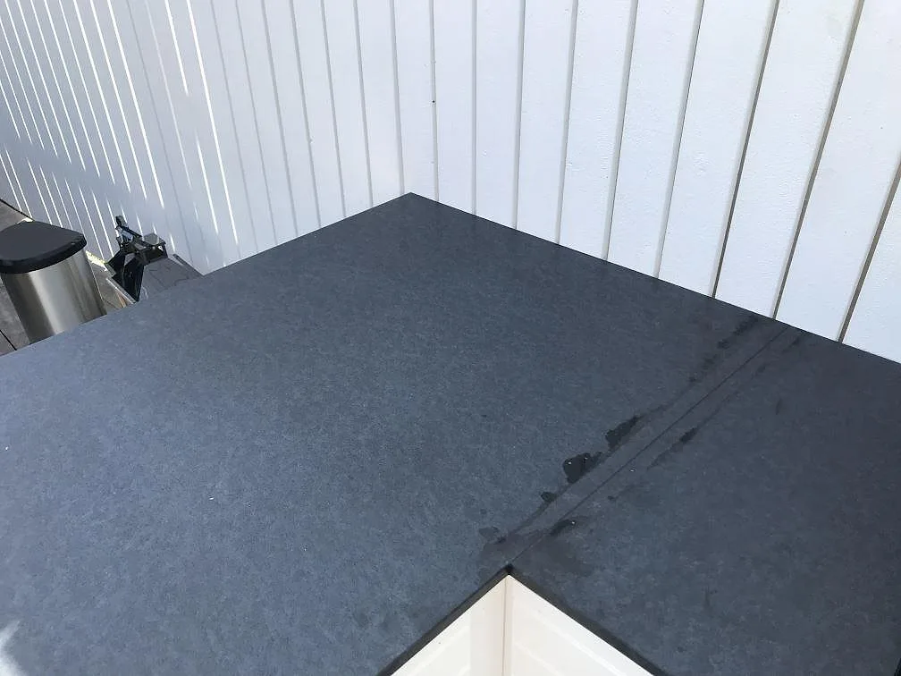 Køkkenbordplade i Nero Assoluto, Vellinge – billede 2