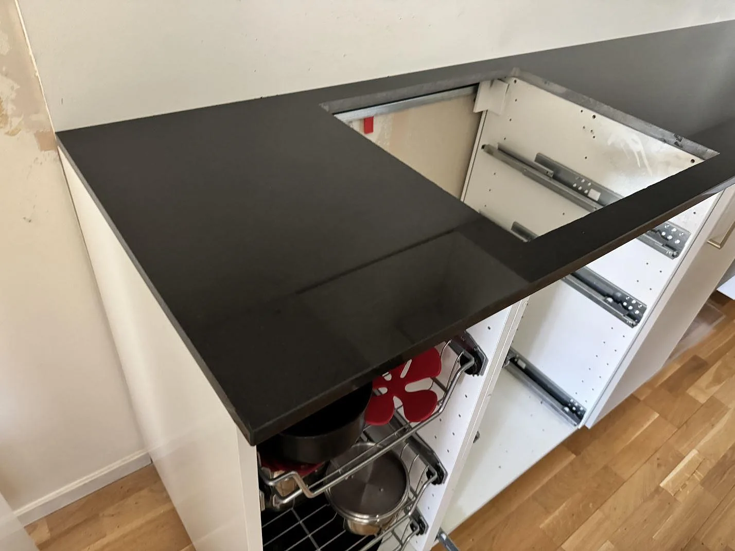 Køkkenbordplade i Nero Assoluto, Vellinge – billede 4