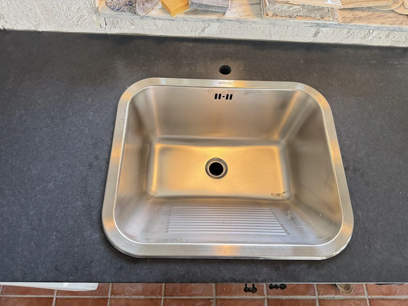 Køkkenbordplade i Nero Assoluto, Viken – billede 4