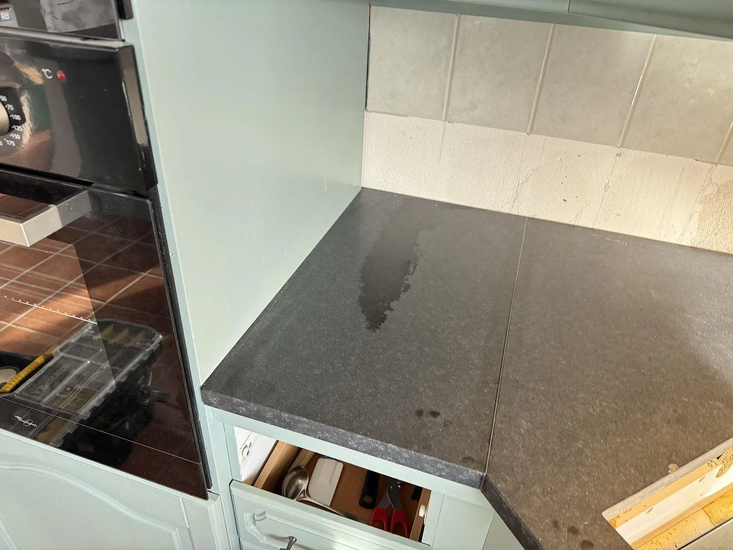 Køkkenbordplade i Nero Assoluto, Viken – billede 5