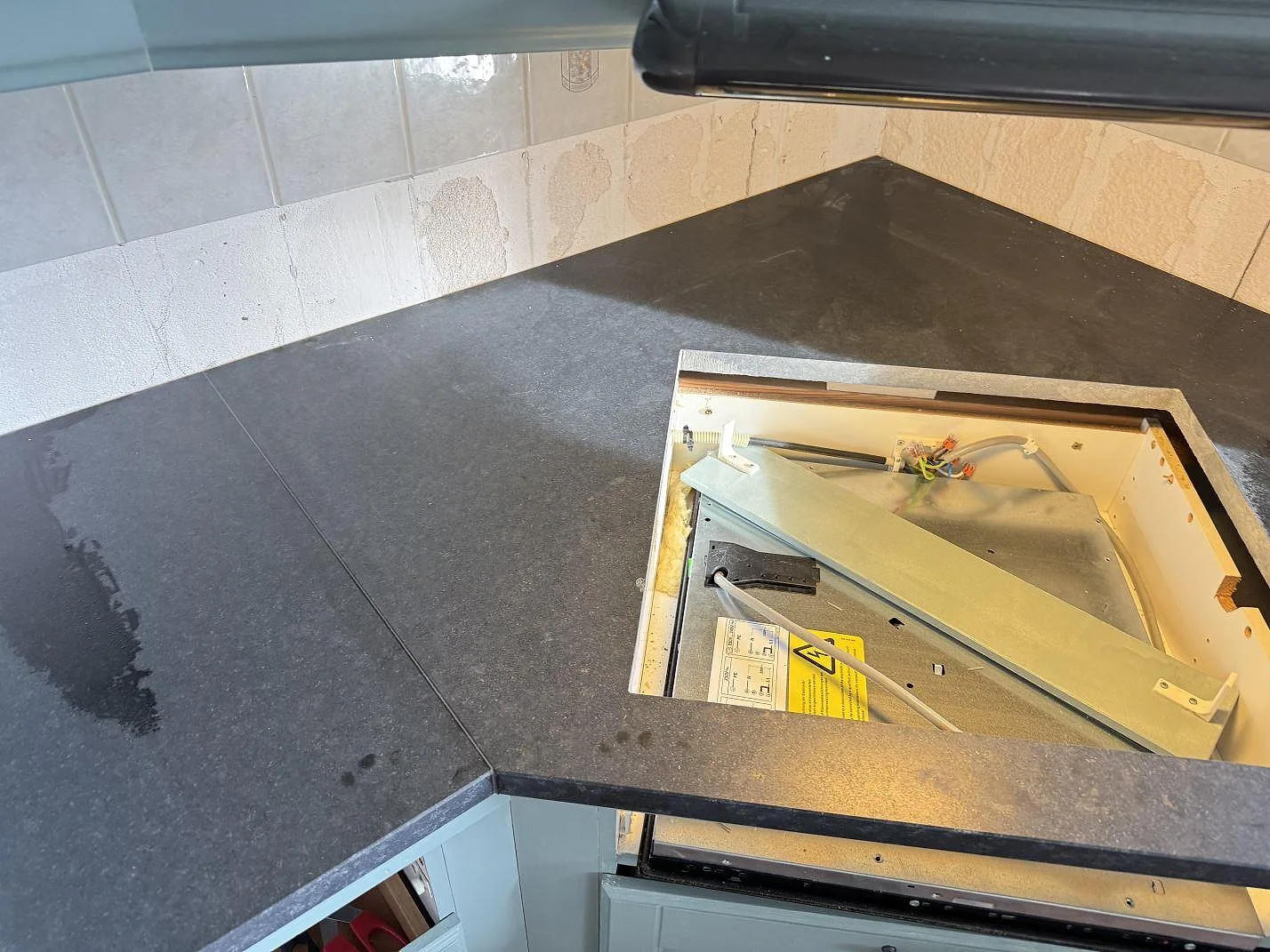 Køkkenbordplade i Nero Assoluto, Viken – billede 6